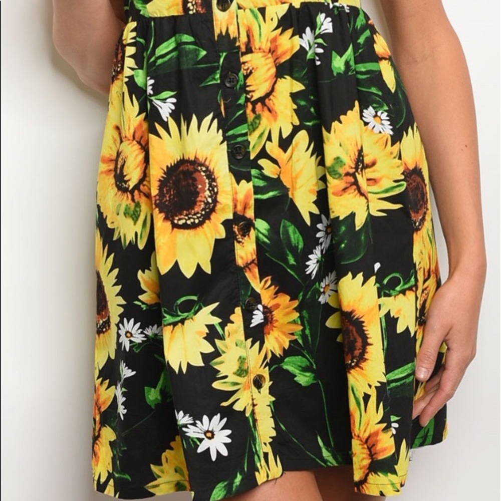 🎉HOST PICK🎉LAST 1💛BLACK SUNFLOWER PRINT DRESS - Picture 3 of 8